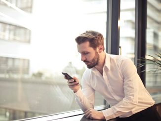 Besonders Netzbetreiber profitieren von steigender Nachfrage nach Glasfaseranschlüssen und 5G-Infrastruktur. (c) Pexels